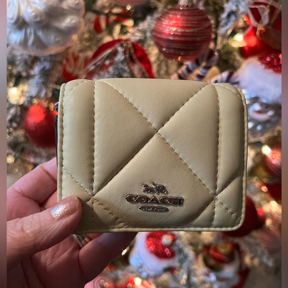 Coach Mini Wallet On A Chain With Puffy Diamond Quilting nwot from Coach - Picture 4 of 4